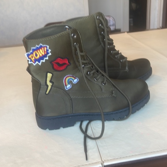 Ect-love green combat boots# with patches - Picture 3 of 9